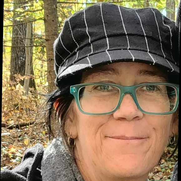 Meet your Posher, Heather - Picture 3 of 3